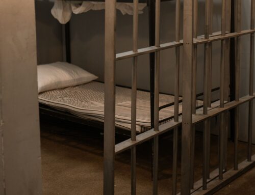 El peligro de subestimar al depredador sexual: por qué la prisión permanente revisable debe aplicarse a los violadores reincidentes
